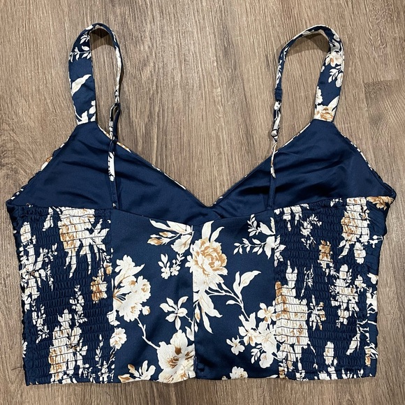 Abercrombie And Fitch Pleated Satin Blue White Floral V Neck Tank Crop Top Large - Picture 3 of 8
